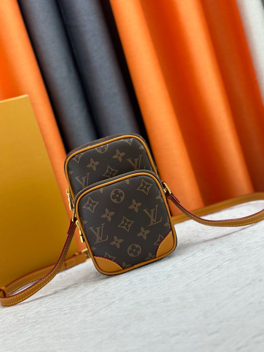 LV bag 599